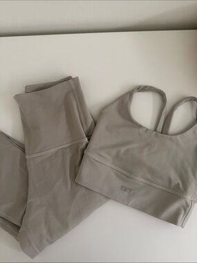 Set Active Taupe Set